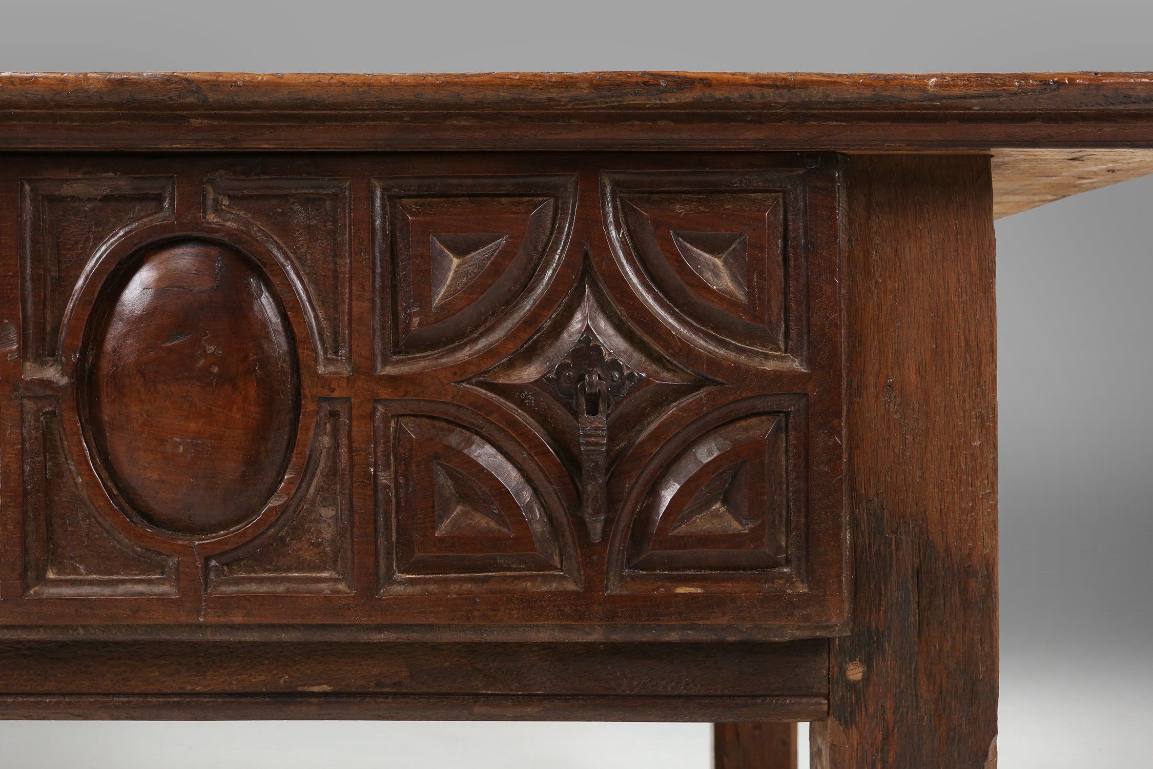 Antique Spanish Console Table in carved Oak, 18th Centurythumbnail